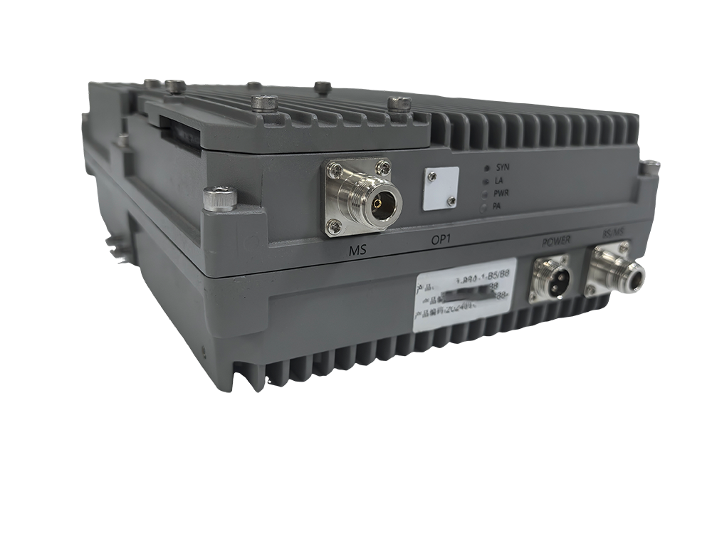  阿克塞三频手机信号接收器2000㎡